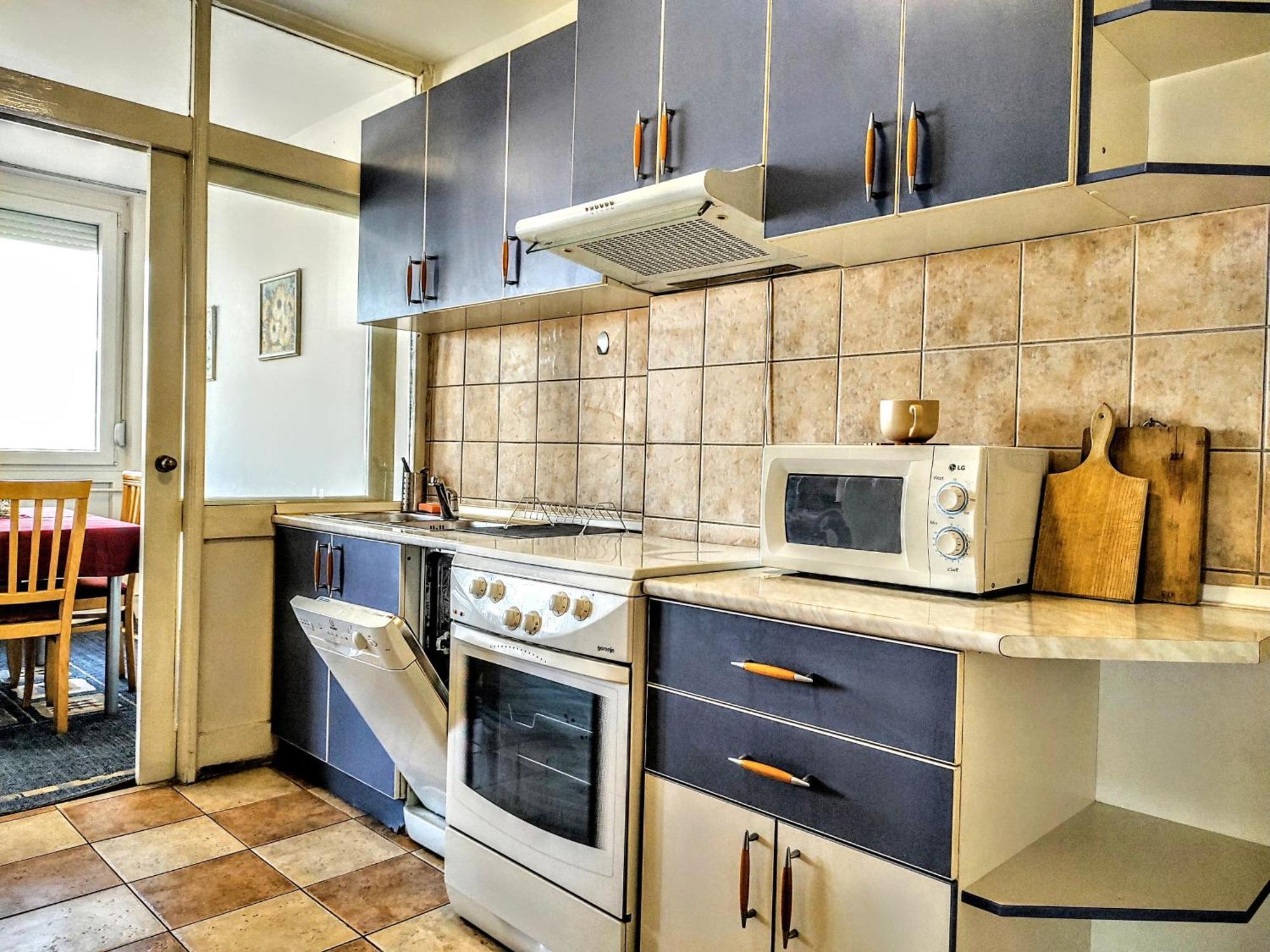 Apartment Maya'S Place Skopje Buitenkant foto
